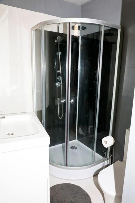 שולה Loft La Perriere, Un Oasis En Pleine Ville מראה חיצוני תמונה